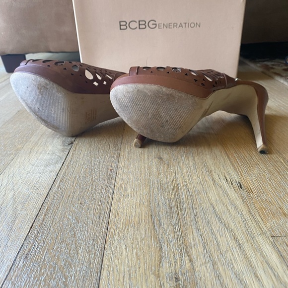 BCBG Duncan Slingback Heel - Picture 3 of 5